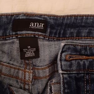 Distressed jean shorts with stretch